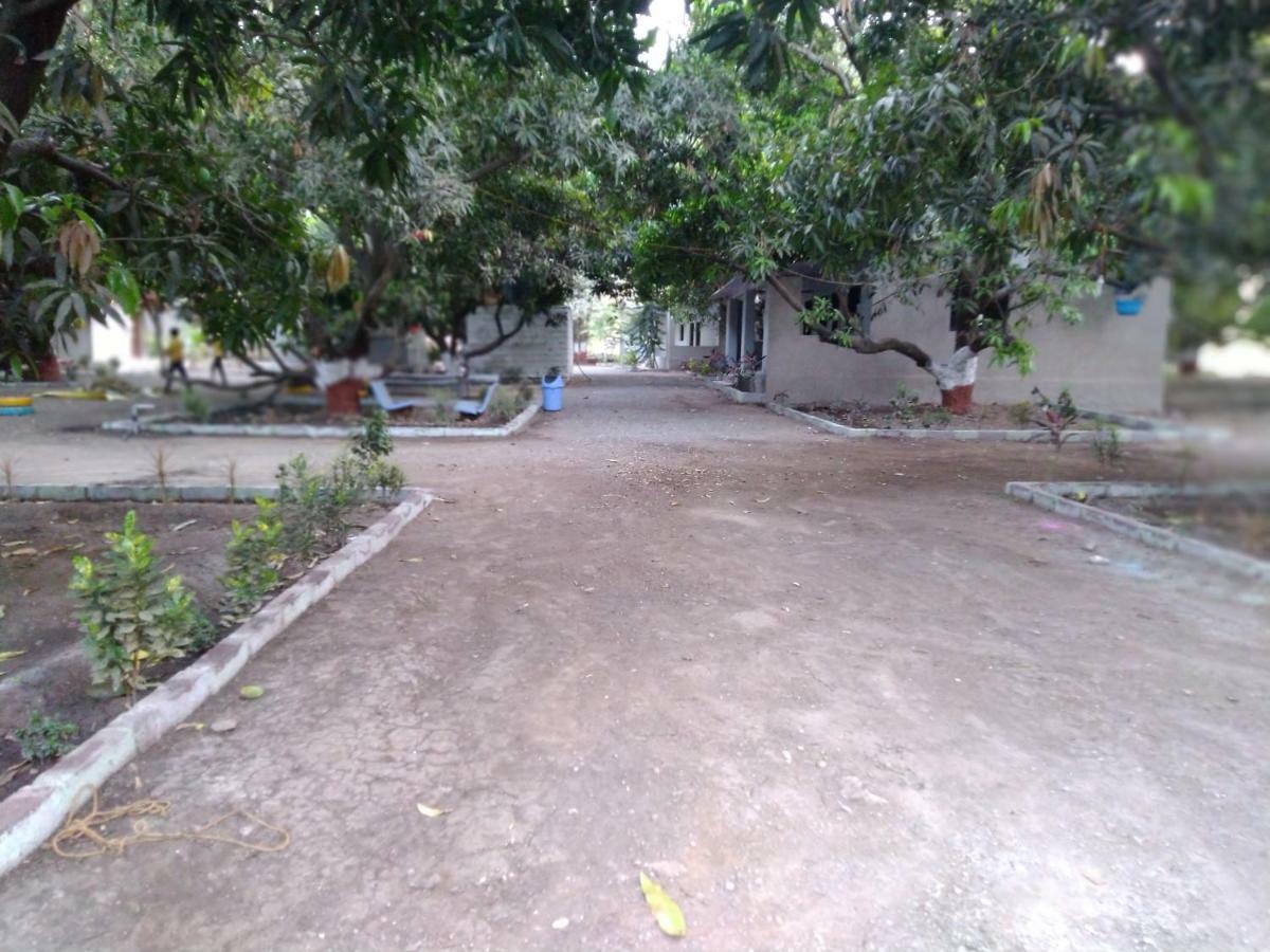 Shiv Farm House Hotel ชาซันเกอร์ ภายนอก รูปภาพ